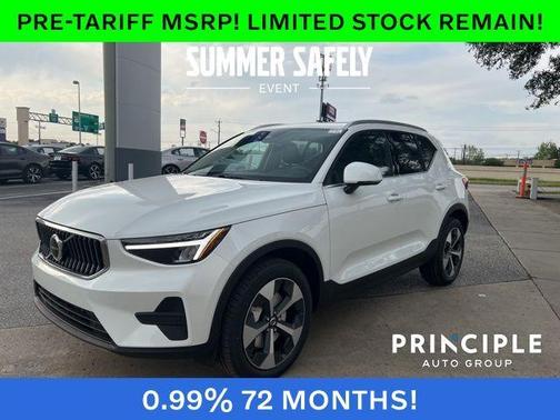 2025 Volvo XC40 B5 Core Bright Theme