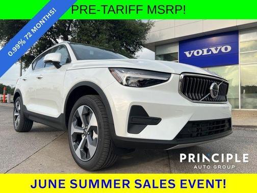 2025 Volvo XC40 B5 Core Bright Theme
