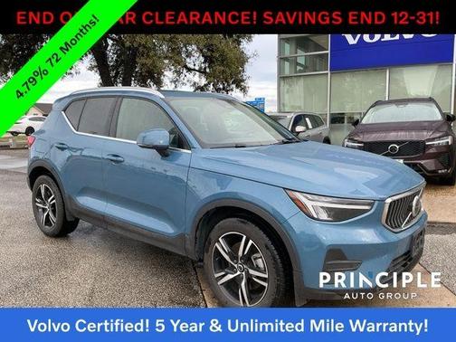 2025 Volvo XC40 B5 Core Bright Theme
