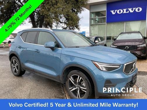 2025 Volvo XC40 B5 Core Bright Theme