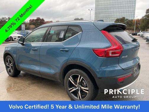 2025 Volvo XC40 B5 Core Bright Theme