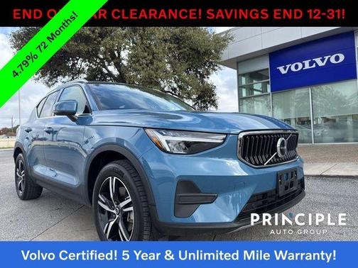 2025 Volvo XC40 B5 Core Bright Theme