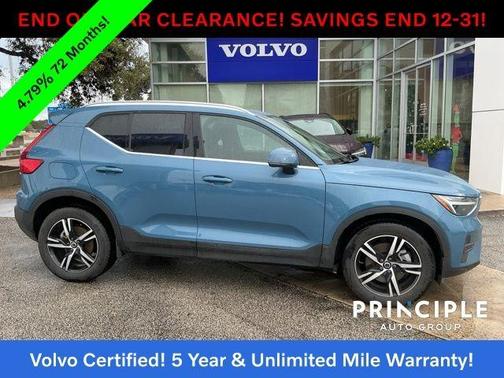 2025 Volvo XC40 B5 Core Bright Theme