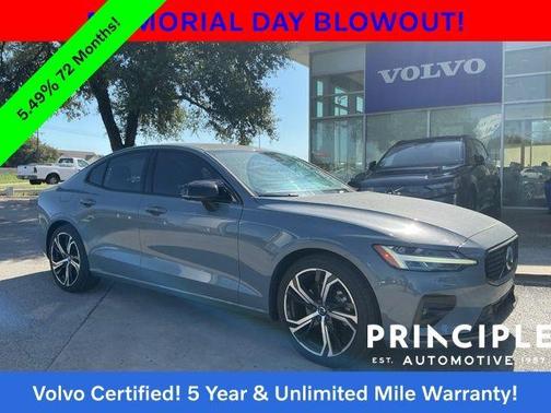 Thunder Gray Metallic 2023 Volvo S60 B5 Plus Dark Theme