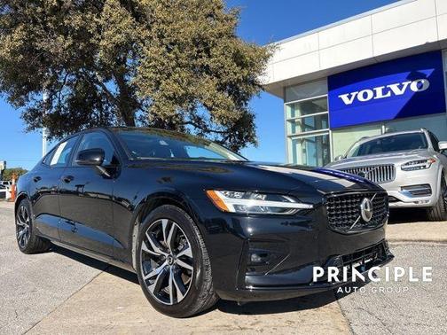 2024 Volvo S60 B5 Core Dark Theme