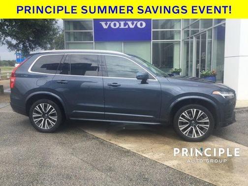 2020 Volvo XC90 T5 Momentum 7 Passenger