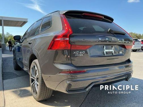 2023 Volvo XC60 B5 Plus Dark Theme