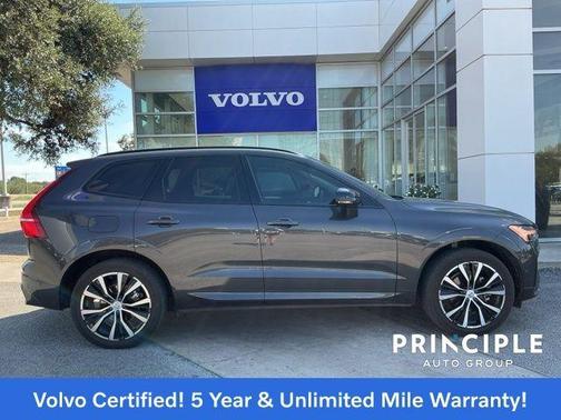 2023 Volvo XC60 B5 Plus Dark Theme