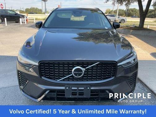2023 Volvo XC60 B5 Plus Dark Theme