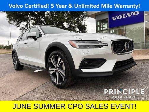 2023 Volvo V60 Cross Country B5 Plus