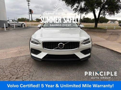2023 Volvo V60 Cross Country B5 Plus
