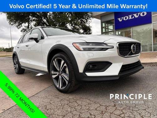 2023 Volvo V60 Cross Country B5 Plus