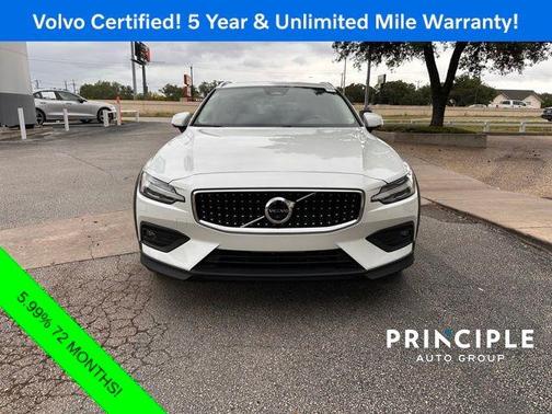 2023 Volvo V60 Cross Country B5 Plus