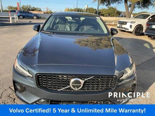 2024 Volvo S60 B5 Plus Dark Theme