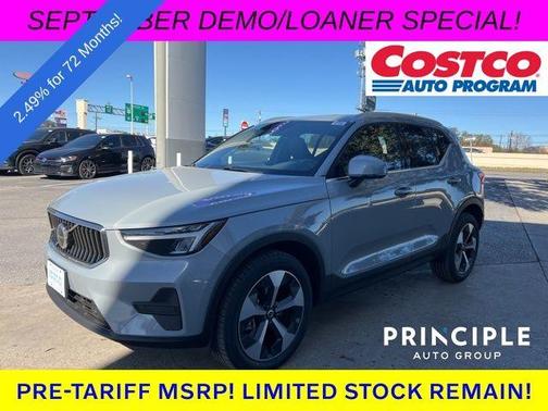 2025 Volvo XC40 B5 Core Bright Theme
