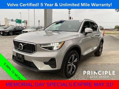 2025 Volvo XC40 B5 Core Bright Theme