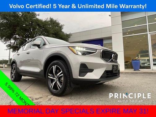 2025 Volvo XC40 B5 Core Bright Theme