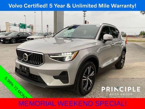 2025 Volvo XC40 B5 Core Bright Theme