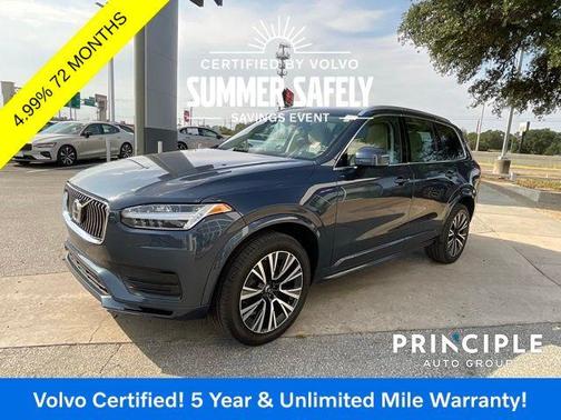 2022 Volvo XC90 T5 Momentum 7 Passenger