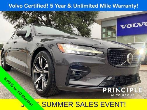 2024 Volvo S60 B5 Core Dark Theme