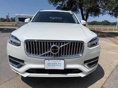 2024 Volvo XC90 B5 Plus Bright Theme