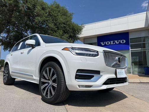 2024 Volvo XC90 B5 Plus Bright Theme