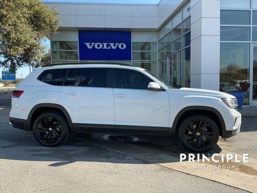 2022 Volkswagen Atlas 3.6L SE w/Technology