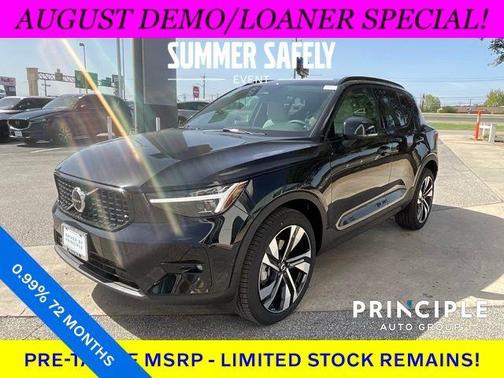 2025 Volvo XC40 B5 Ultra Dark Theme