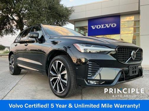 2023 Volvo XC60 B5 Ultimate Dark Theme