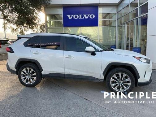 Blizzard Pearl 2021 Toyota RAV4 XLE Premium