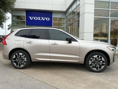 Bright 2026 Volvo XC60 B5 Plus