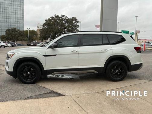 2025 Volkswagen Atlas 2.0T Peak Edition