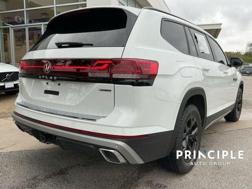 2025 Volkswagen Atlas 2.0T Peak Edition