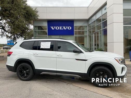 2025 Volkswagen Atlas 2.0T Peak Edition