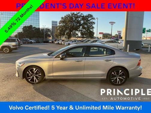 2024 Volvo S60 B5 Core Dark Theme