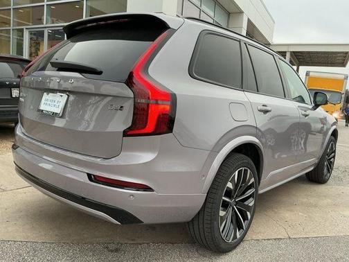 2026 Volvo XC90 B6 Ultra Dark Theme 6-Seater