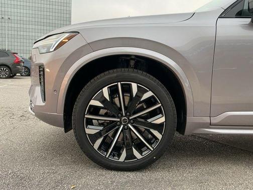 2026 Volvo XC90 B6 Ultra Dark Theme 6-Seater