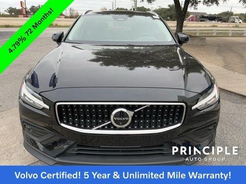 2025 Volvo V60 Cross Country B5 Plus