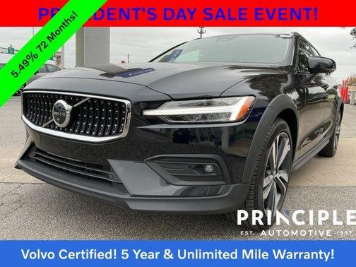 2025 Volvo V60 Cross Country B5 Plus