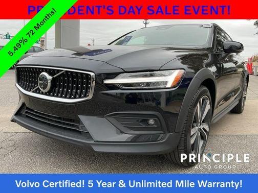 2025 Volvo V60 Cross Country B5 Plus