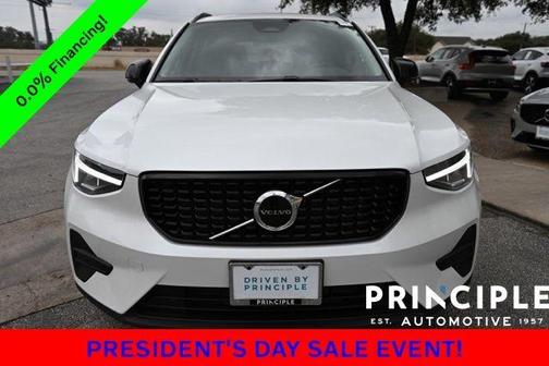 2026 Volvo XC40 B5 Core