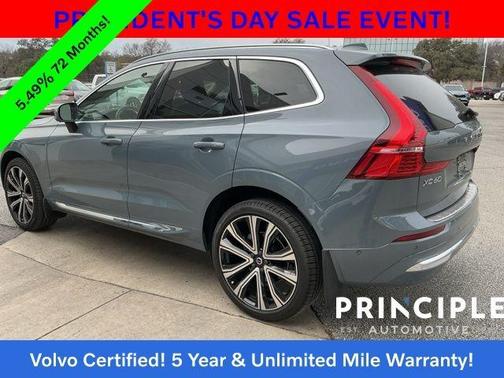 2023 Volvo XC60 B5 Ultimate Bright Theme