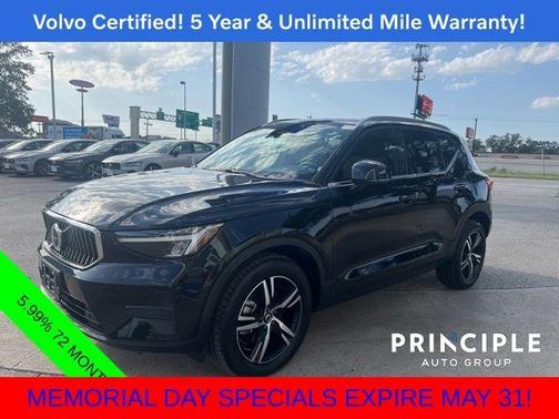 2025 Volvo XC40 B5 Core Bright Theme