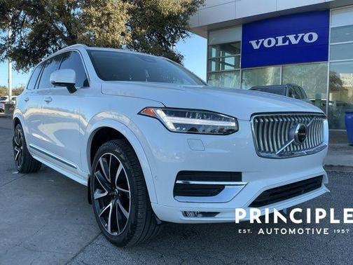 2023 Volvo XC90 B5 Plus