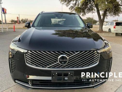 2025 Volvo XC90 B5 Plus