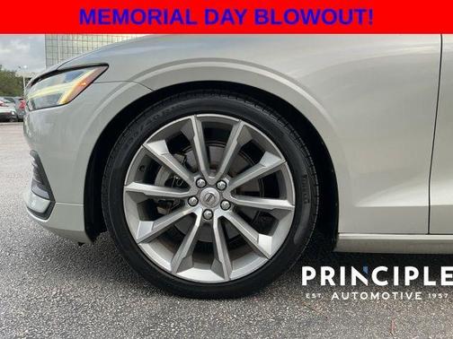 Birch Light Metallic 2020 Volvo S60 T5 Momentum