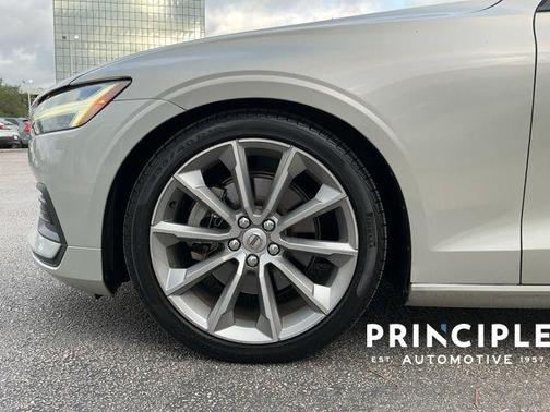 Birch Light Metallic 2020 Volvo S60 T5 Momentum