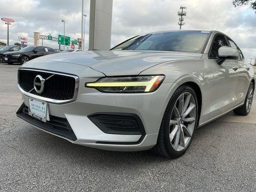 Birch Light Metallic 2020 Volvo S60 T5 Momentum