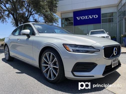 Photo 1 of 24 of 2019 Volvo S60 T5 Momentum