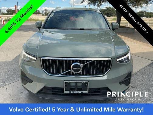 2025 Volvo XC40 B5 Core Bright Theme